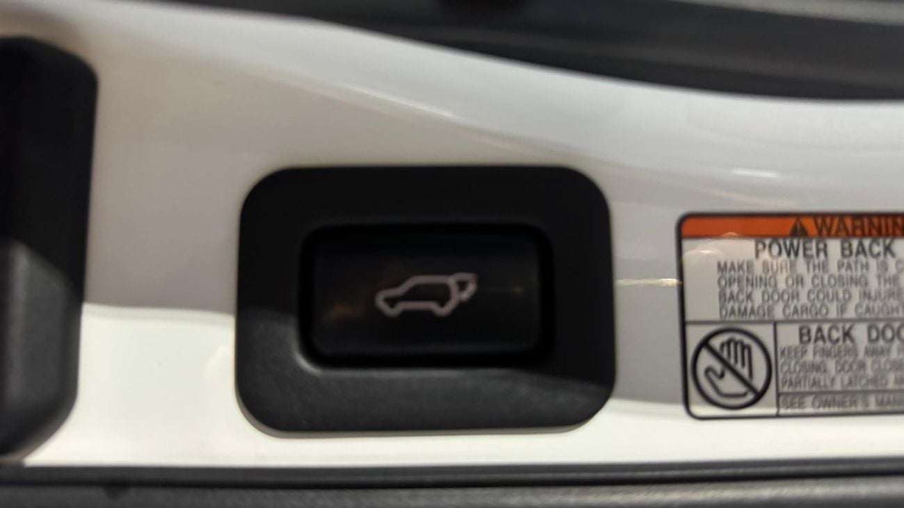 Toyota Land Cruiser Diesel 4.5 Liter L C SAHARA Right Hand Drive  4 Cameras