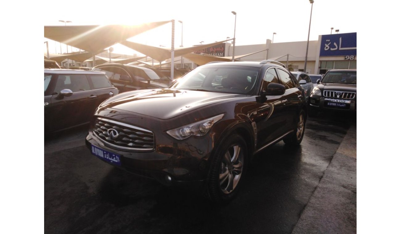 Infiniti FX35