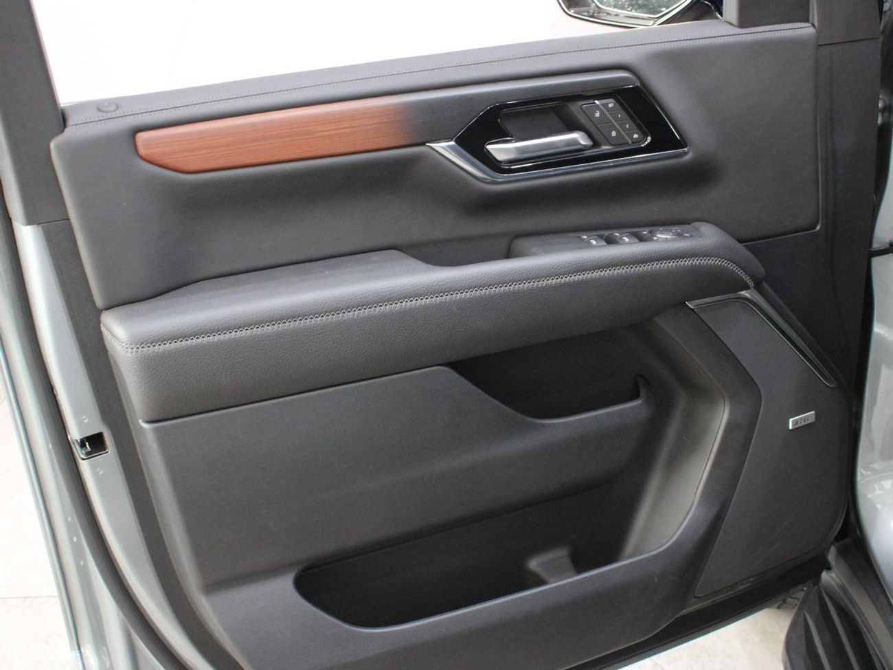 GMC Yukon | DENALI - Low mileage