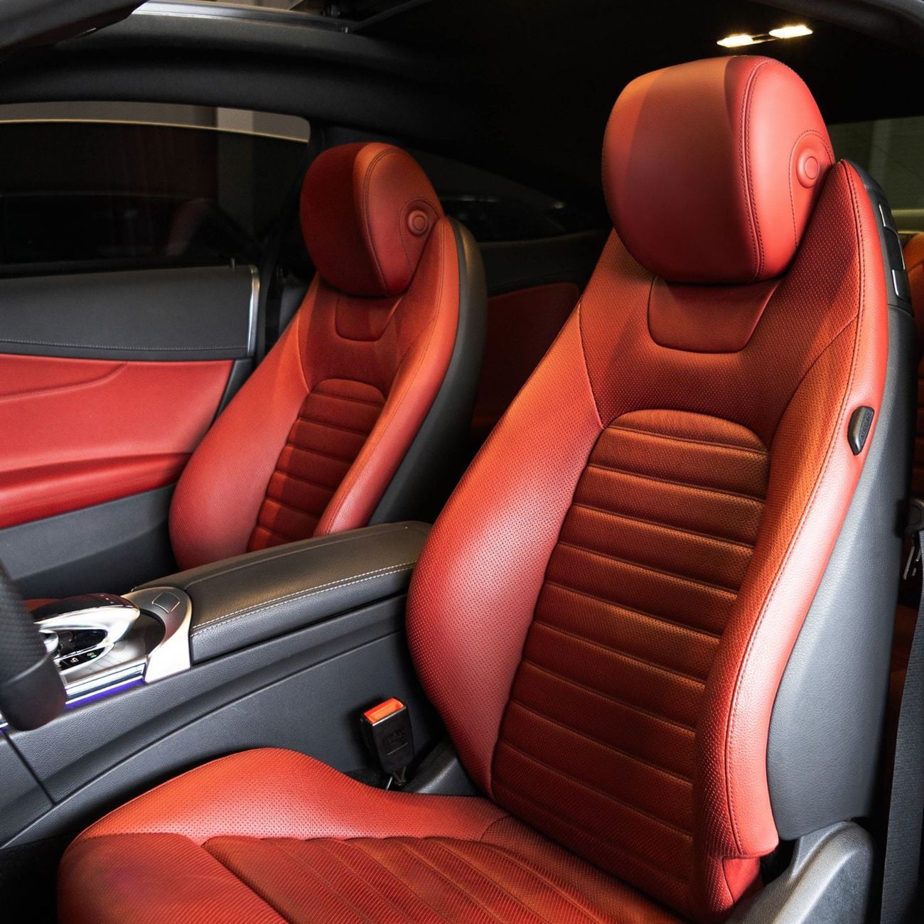 مرسيدس بنز C 300 AED 2,394  P.M • 0% Downpayment •  Mercedes-Benz C 300 Premium • 1 Year Warranty