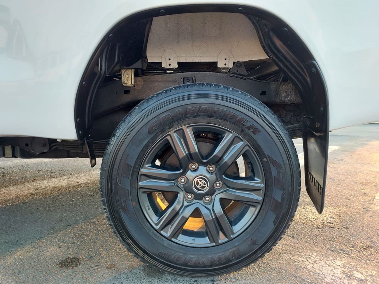 تويوتا هيلوكس TOYOTA HILUX PICKUP RHD 2022 MODEL 2.8 L DIESEL AUTOMATIC(PM73616)