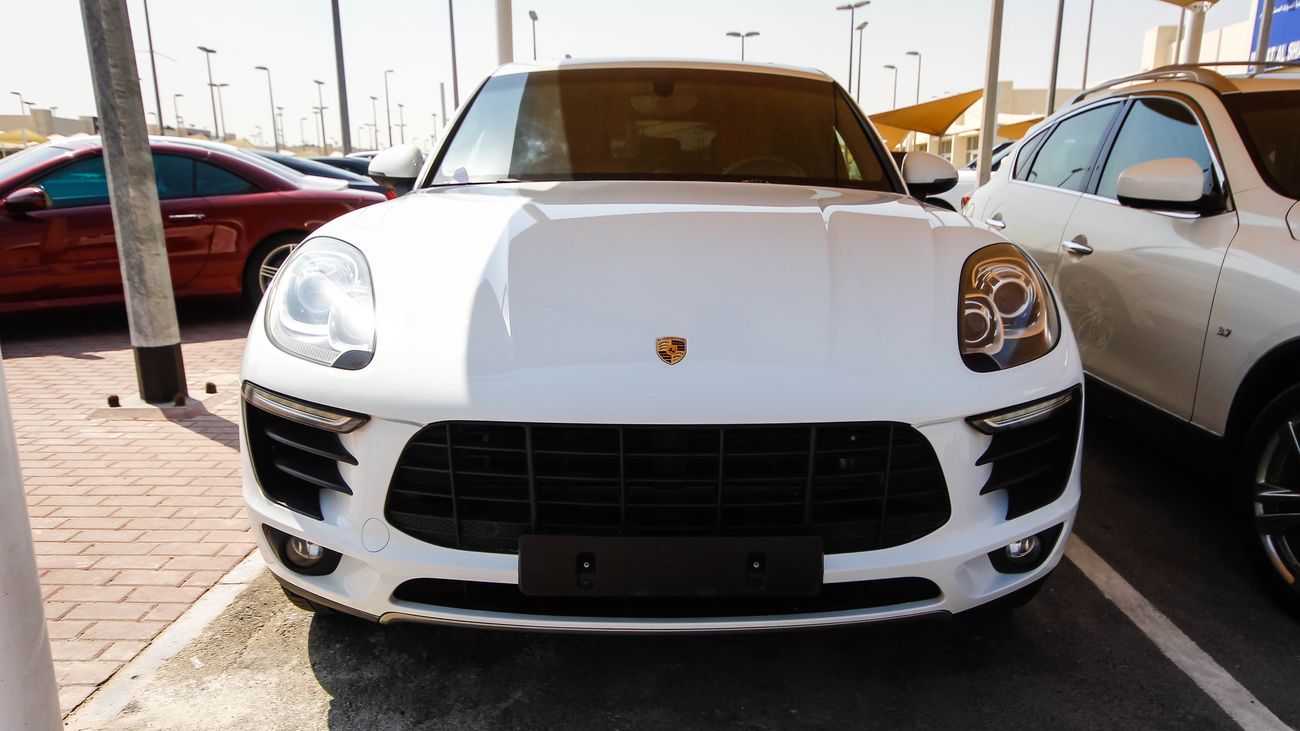 Used Porsche Macan Turbo 2015 for sale in Dubai 74391
