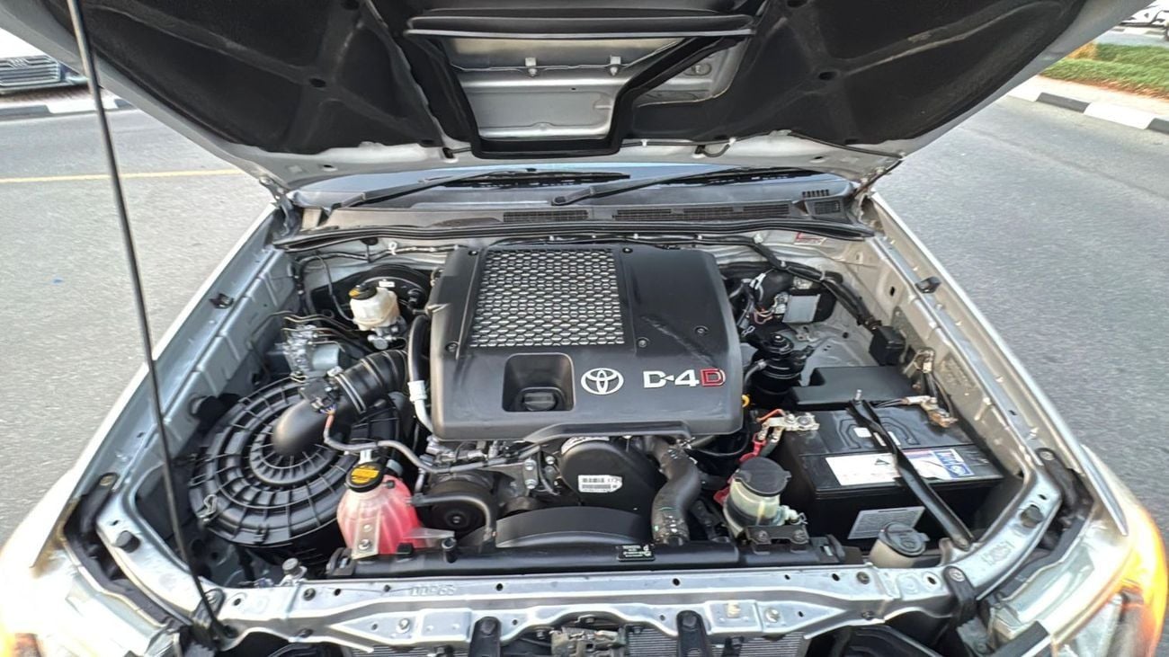 Toyota Hilux DOUBLE CABIN | 3.0L DIESEL | BULL BAR + ROLL BAR | RHD | AUTOMATIC  TRANSMISSION | 2015