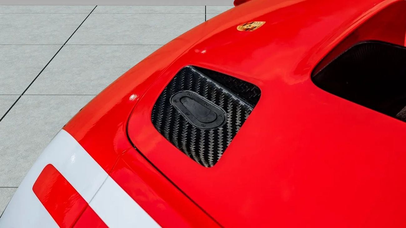 بورش 911 GT2 RS 935 MOBY DlСК 1 OF 3 in Salzburg Red Spare Package
