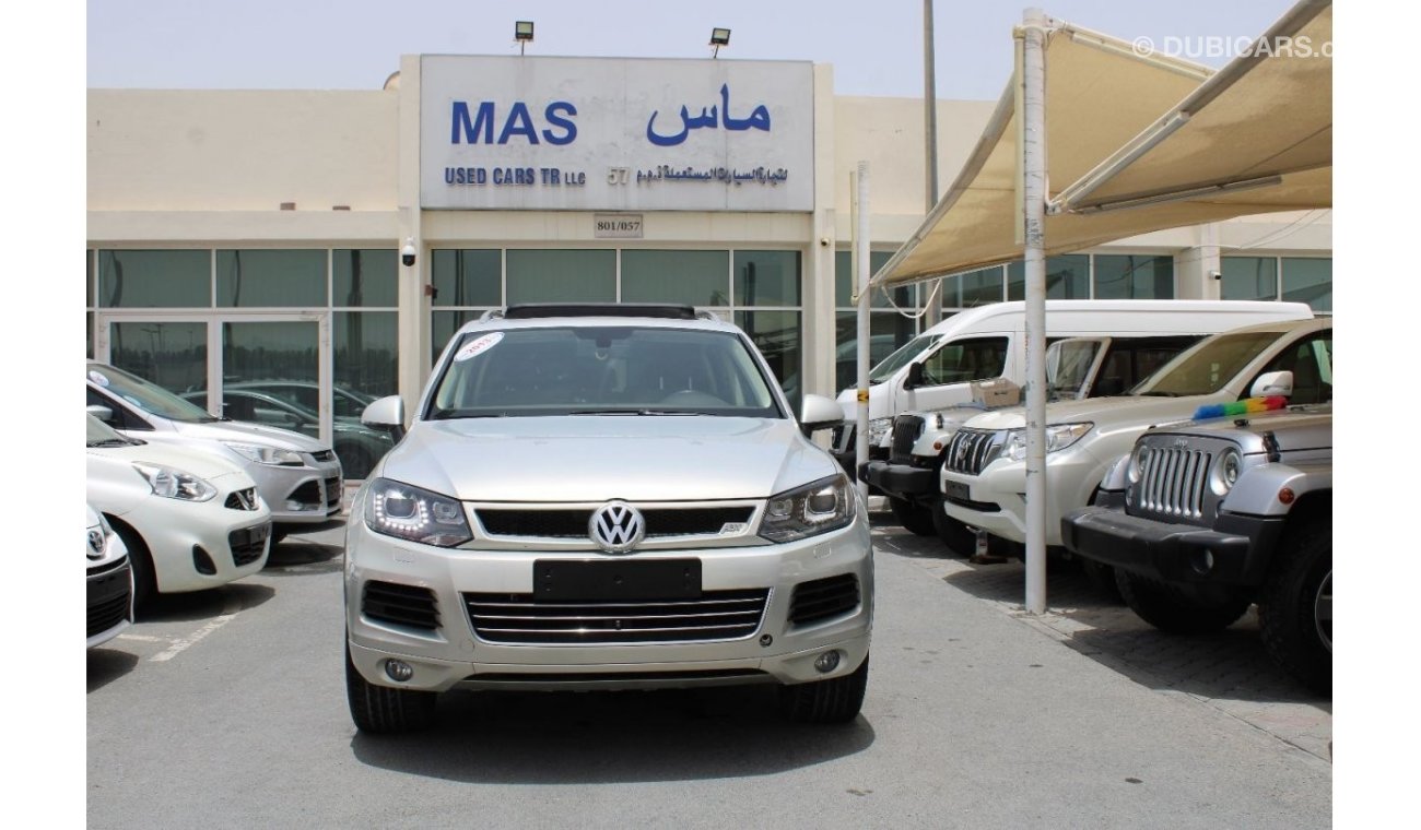 Volkswagen Touareg Sport Comfortline ACCIDENTS FREE - GCC- CAR IS IN PERFECT CONDITION INSIDE OUT