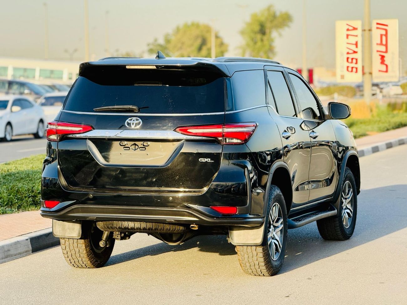 تويوتا فورتونر diesel 2.8 liter ,Right hand drive 2017 Model ,only for export available