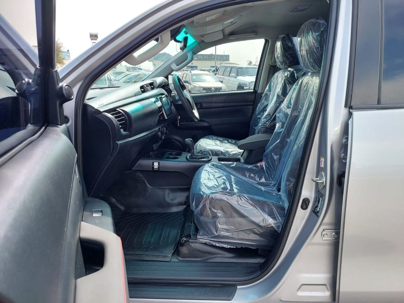 Toyota Hilux (RAMADAN OFFER) TOYOTA HILUX PICKUP RHD 2019 MODEL 2.8 L DIESEL AUTOMATIC(PM37586)