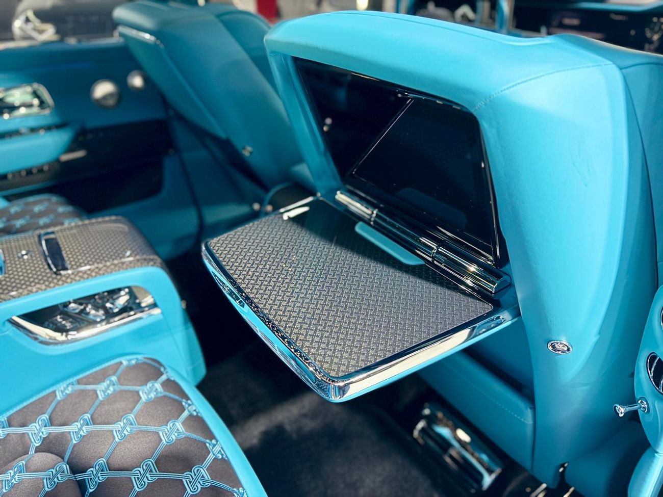 Rolls-Royce Cullinan Black Badge 2026 GUCCI Interior Brand New 0 KM