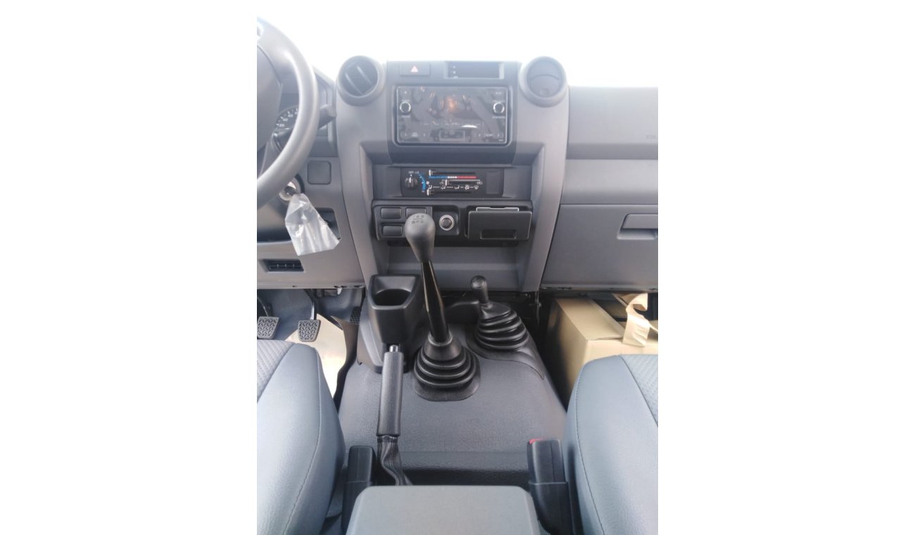 تويوتا لاند كروزر بيك آب Double Cabin V6 DIESEL, Rear Differential, Power windows, Leather seats, Full Option