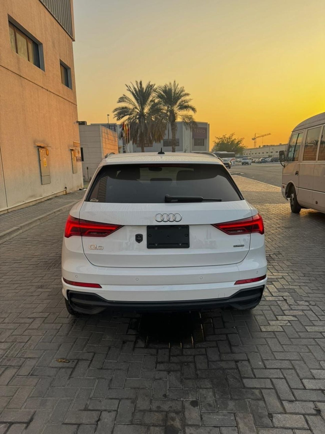 أودي Q3 40 TFSI quattro S Line 2.0L