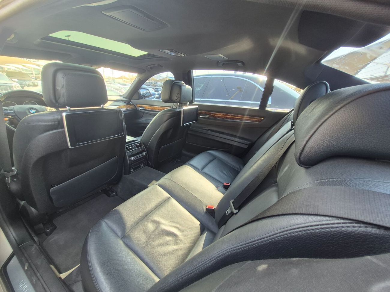 BMW 730Li Executive 4.0L (5 Door)