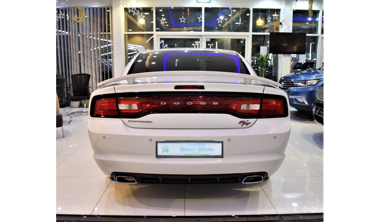 دودج تشارجر ONLY18000 KM ! Dodge Charger RT 2014 Model!! White Color! GCC Specs