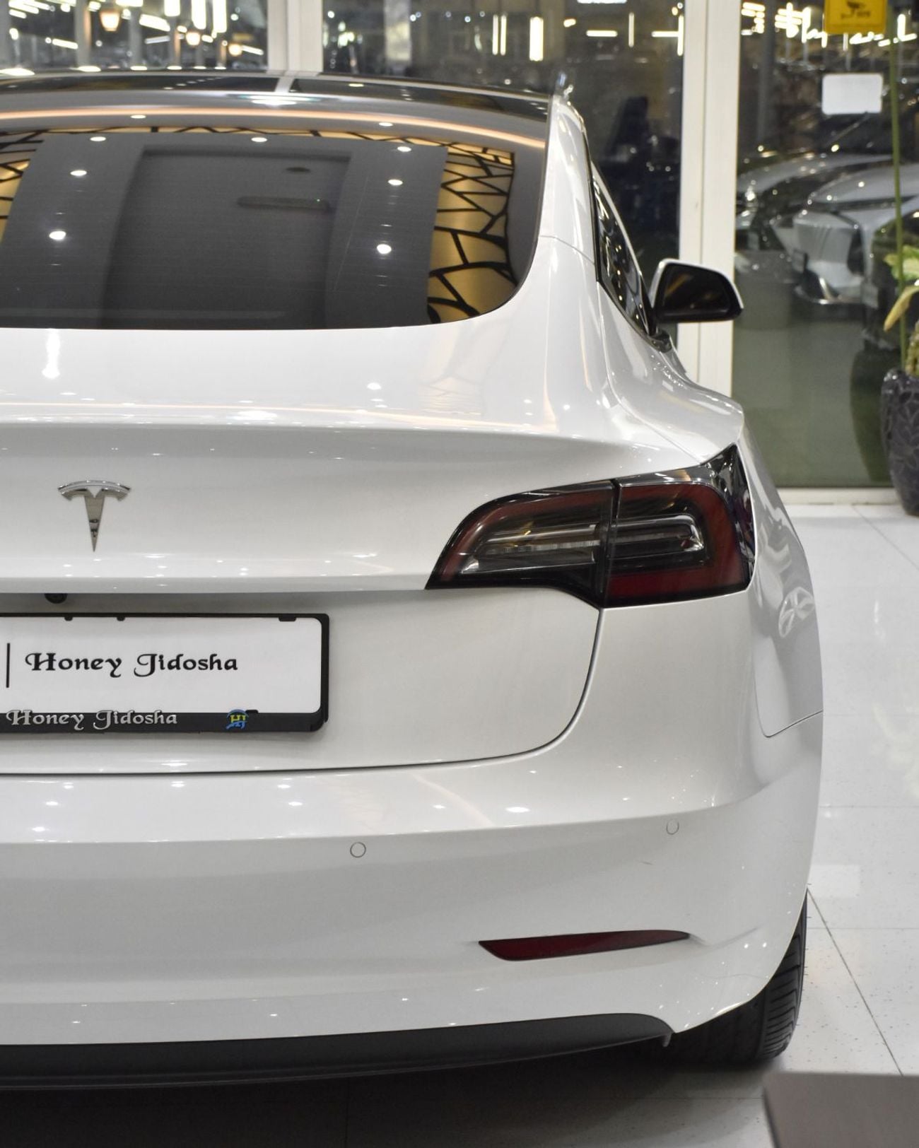 Tesla Model 3 STANDARD RANGE EXCELLENT DEAL for our Tesla Model 3 ( 2022 Model ) in White Color GCC Specs