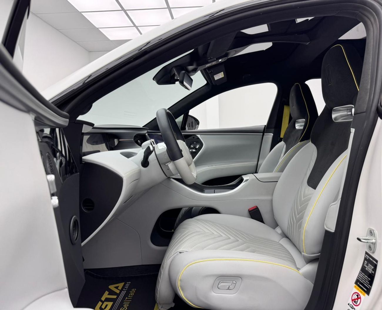 Avatr 11 SPORT Performance AWD 2025 Avatr 11 Performance, 2030 Avatr Warranty. 2028 Avatr Service Pack, Low K