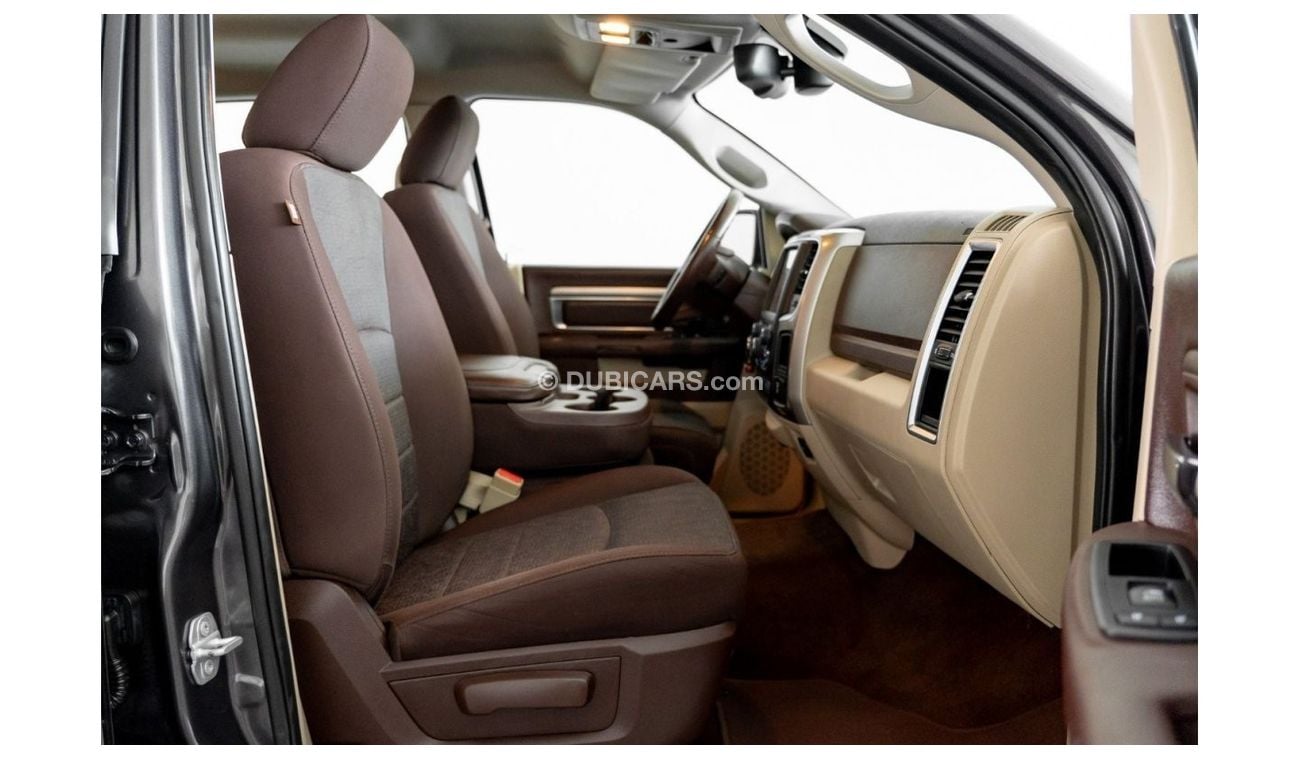 RAM 1500 Bighorn Crew Cab 2017 Dodge Ram Big Horn / 5.7L Hemi Engine / Twin Cabin