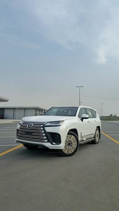 Lexus LX600 SIGNATURE omani spec with park and soft door | GCC Specs | Brand