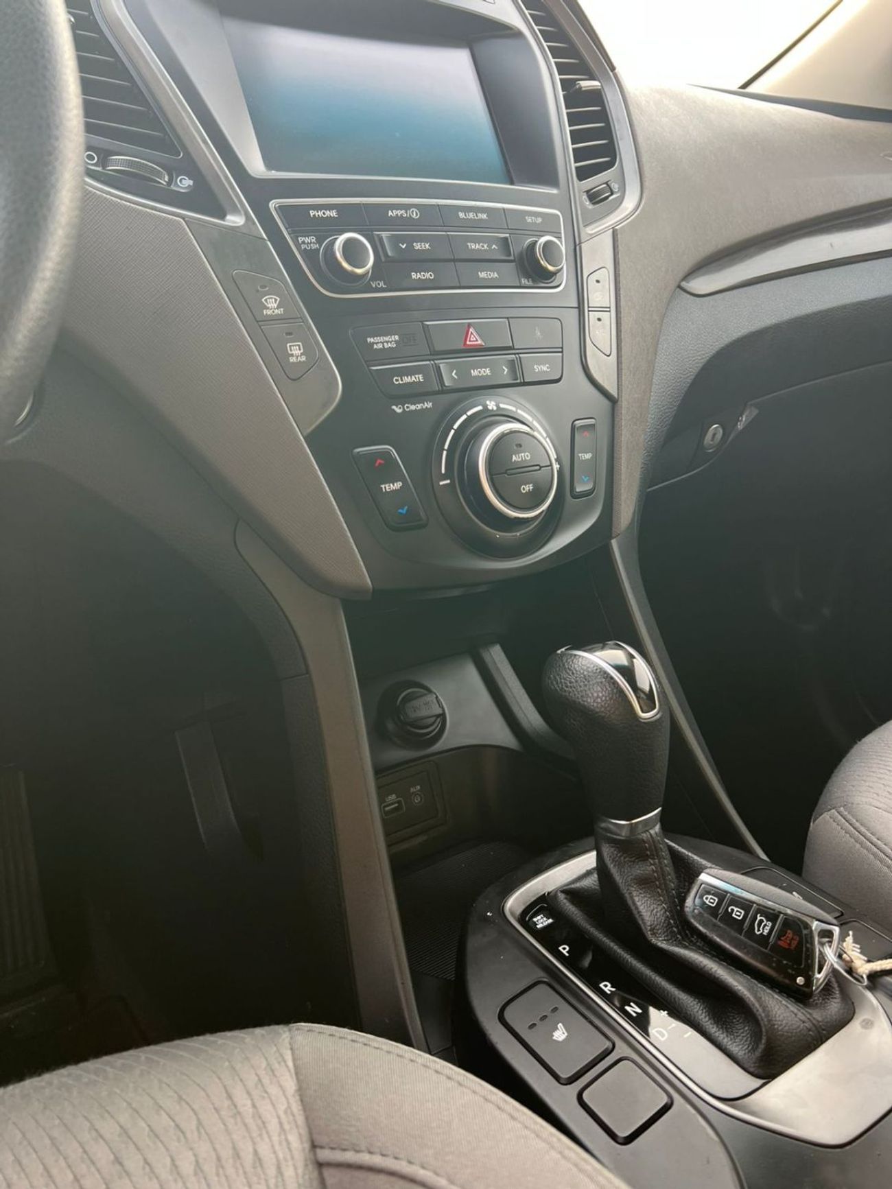 هيونداي سانتا في 2018 Hyundai Santa Fe Sport 2.4L - V4 - REAR CAM - BIG SCREEN - PUSH START - AUTO TRUNK -