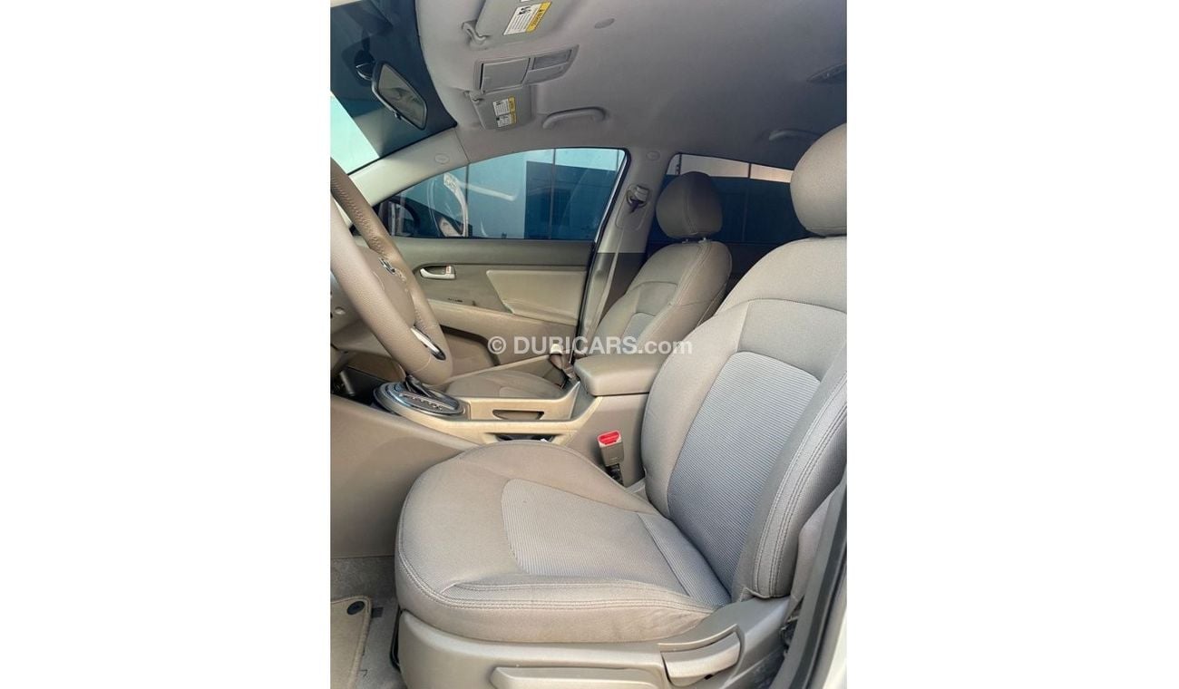 Kia Sportage LX Kia Sportage Model: 2014 Walk: 104,000 miles Price: 25,000 dirhams American specifications V4, 2.