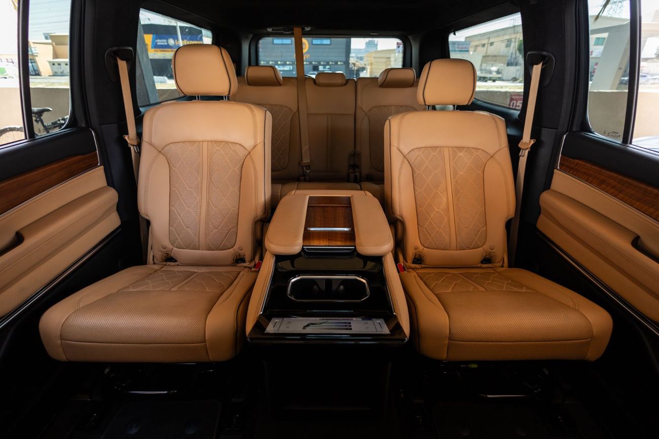 جيب جراند واجونير Series III 3.0T