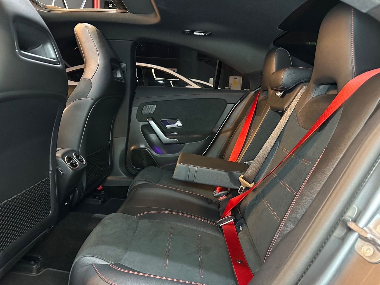 Mercedes-Benz CLA 35 AMG Premium + 2.0L MERCEDES-BENZ CLA 35 AMG | GCC | 2024 | UNDER WARRANTY & CONTRACT SERVICE (GARGASH) -