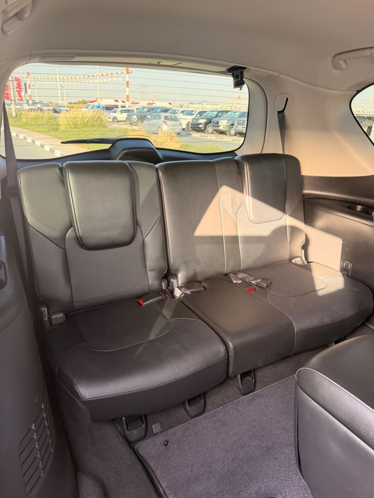 Infiniti QX80 LUXURY 4WD Full option