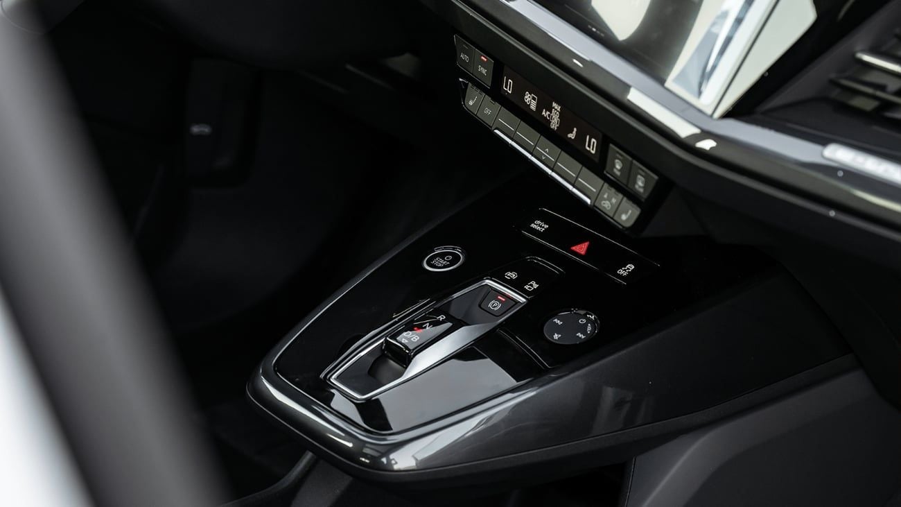 Audi etron 2025 | AUDI E-TRON Q4 TOP VERSION [ EXPORT ONLY ]