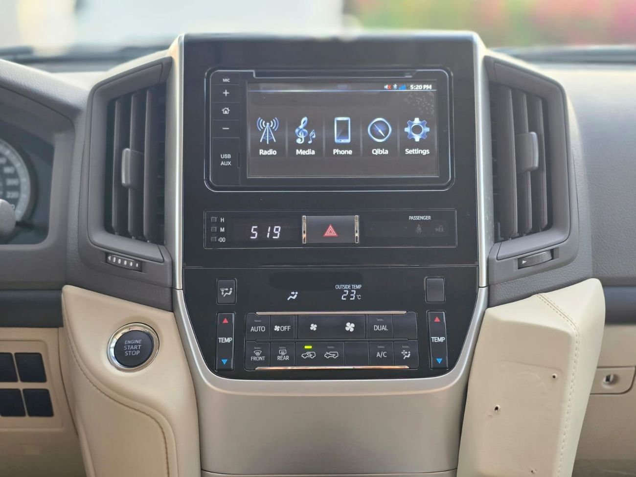 Toyota Land Cruiser GXR 4.0L GX 4.0L 2021 GCC LOW MILEAGE IN MINT CONDITION