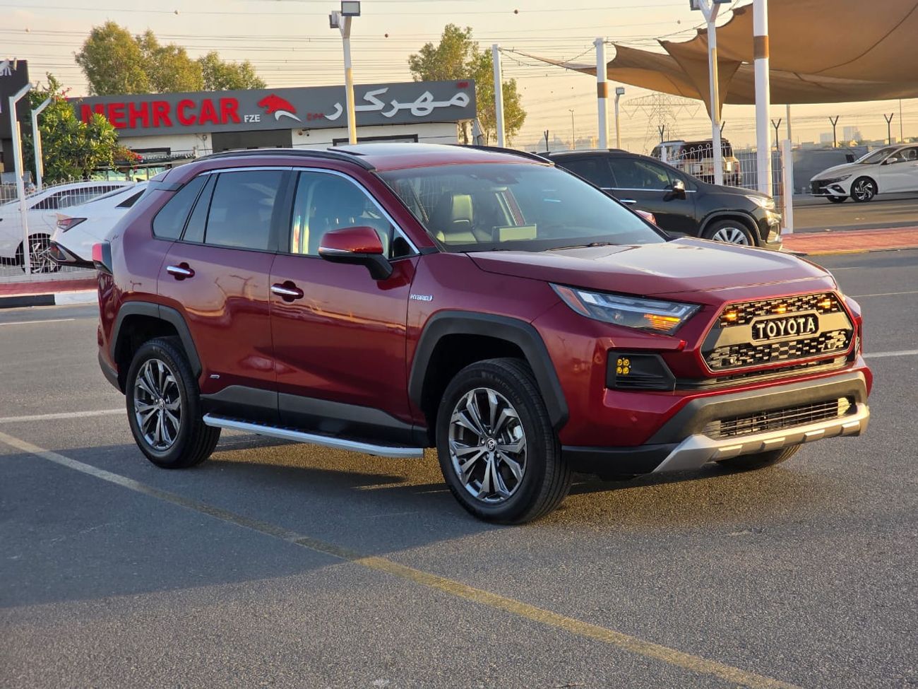 Toyota RAV4 2.5L Limited Hybrid Sunroof , Push button, Trunk automatic and original leather seats