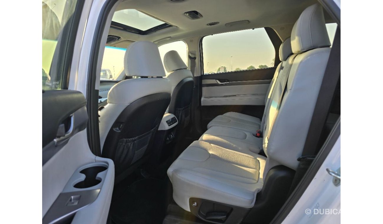 Hyundai Palisade 2022 Model full option sunroof , 4x4 and trunk automatic