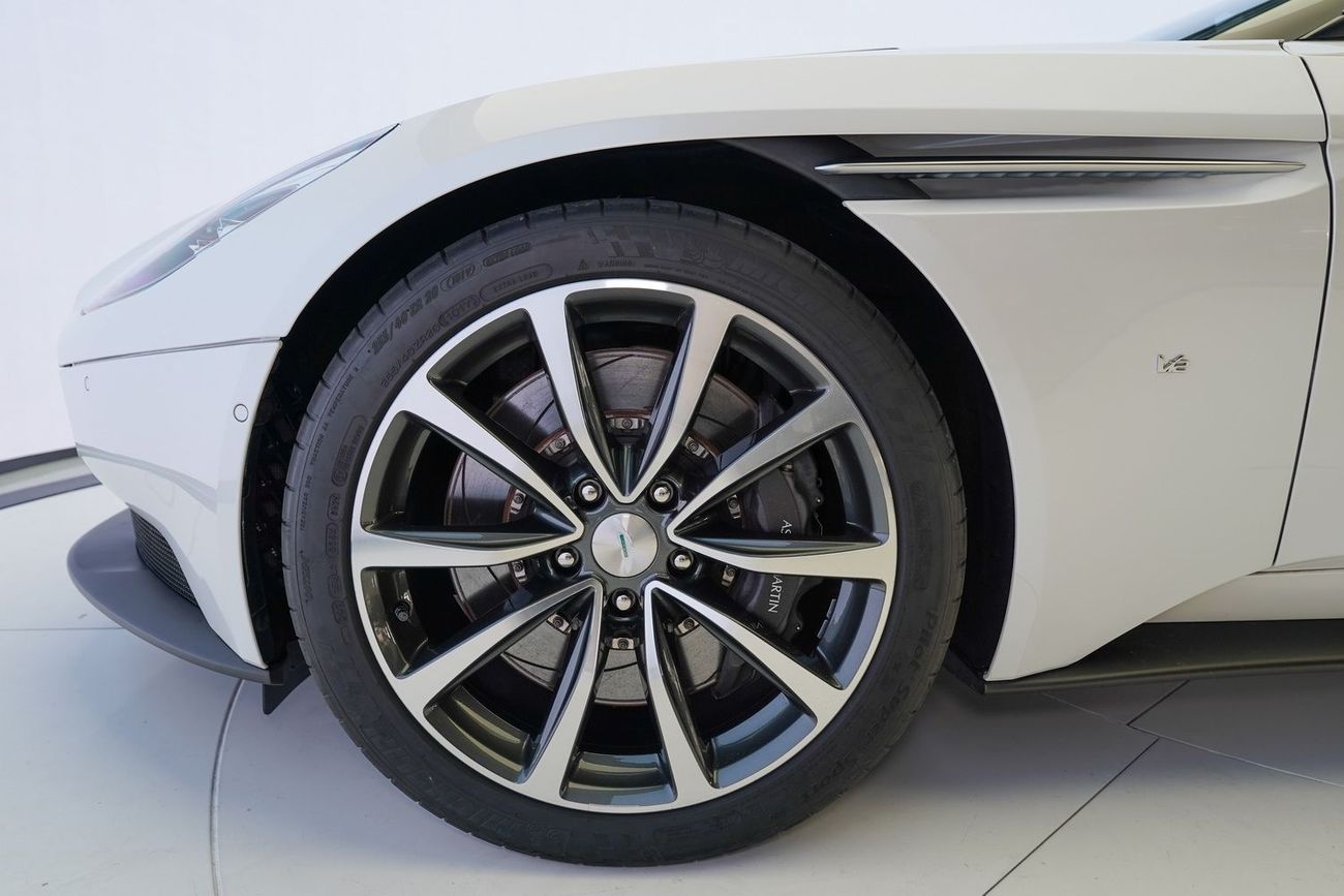 Aston Martin DB11 Std 5.2L