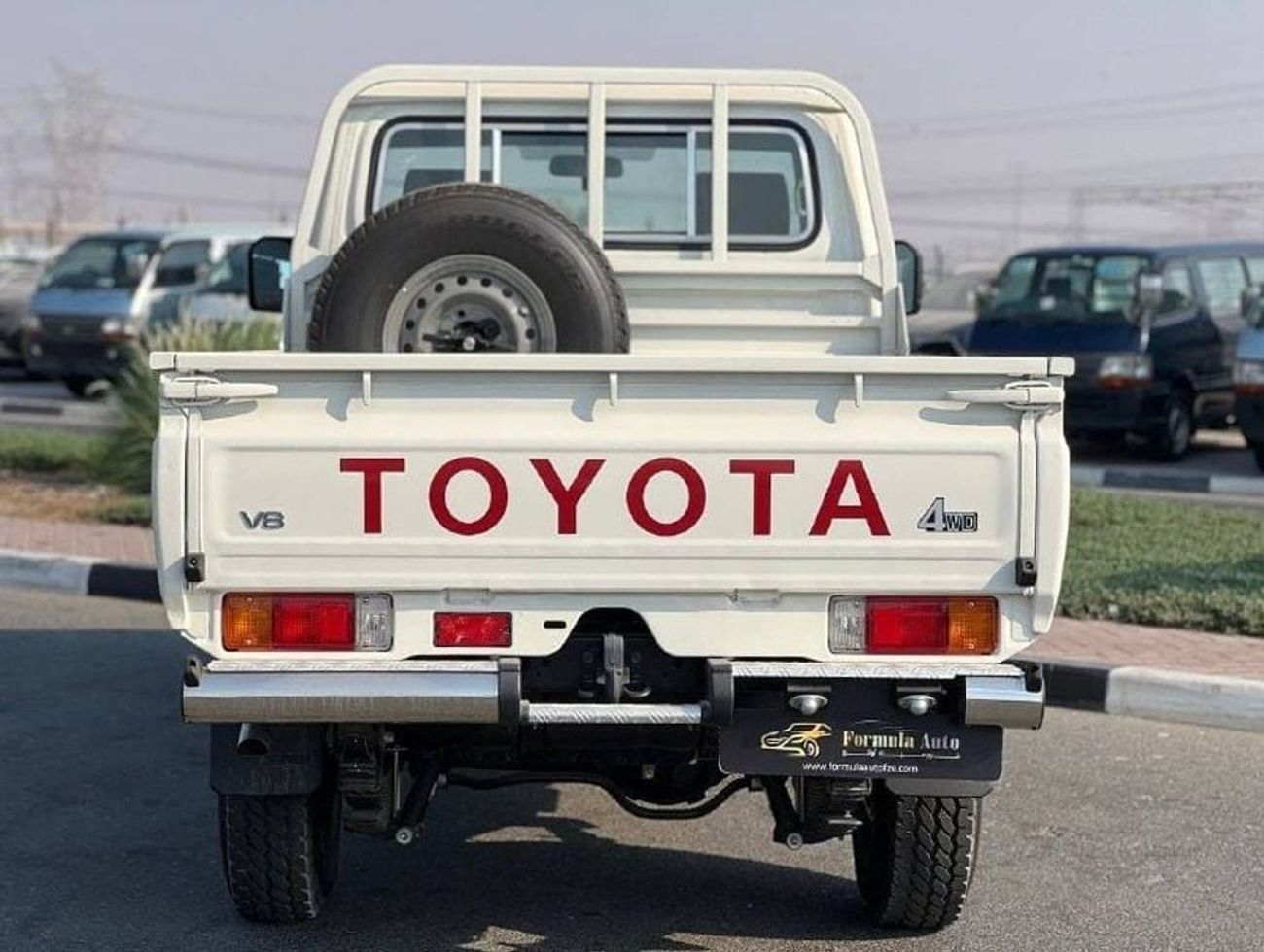 Toyota Land Cruiser Pick Up LC79 S/C 4.5L V8 DSL M/T //2024// STANDER OPTION WITH COOL BOX , AIR COMPRESSOR , WIRELESS CHARGER /