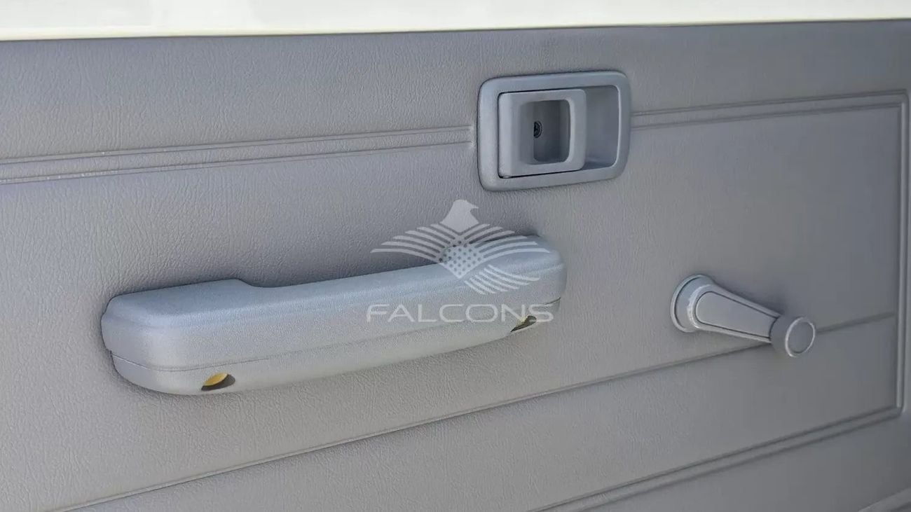 تويوتا لاند كروزر بيك آب Toyota/LC79 DSL DC 4.2L MT/Basic