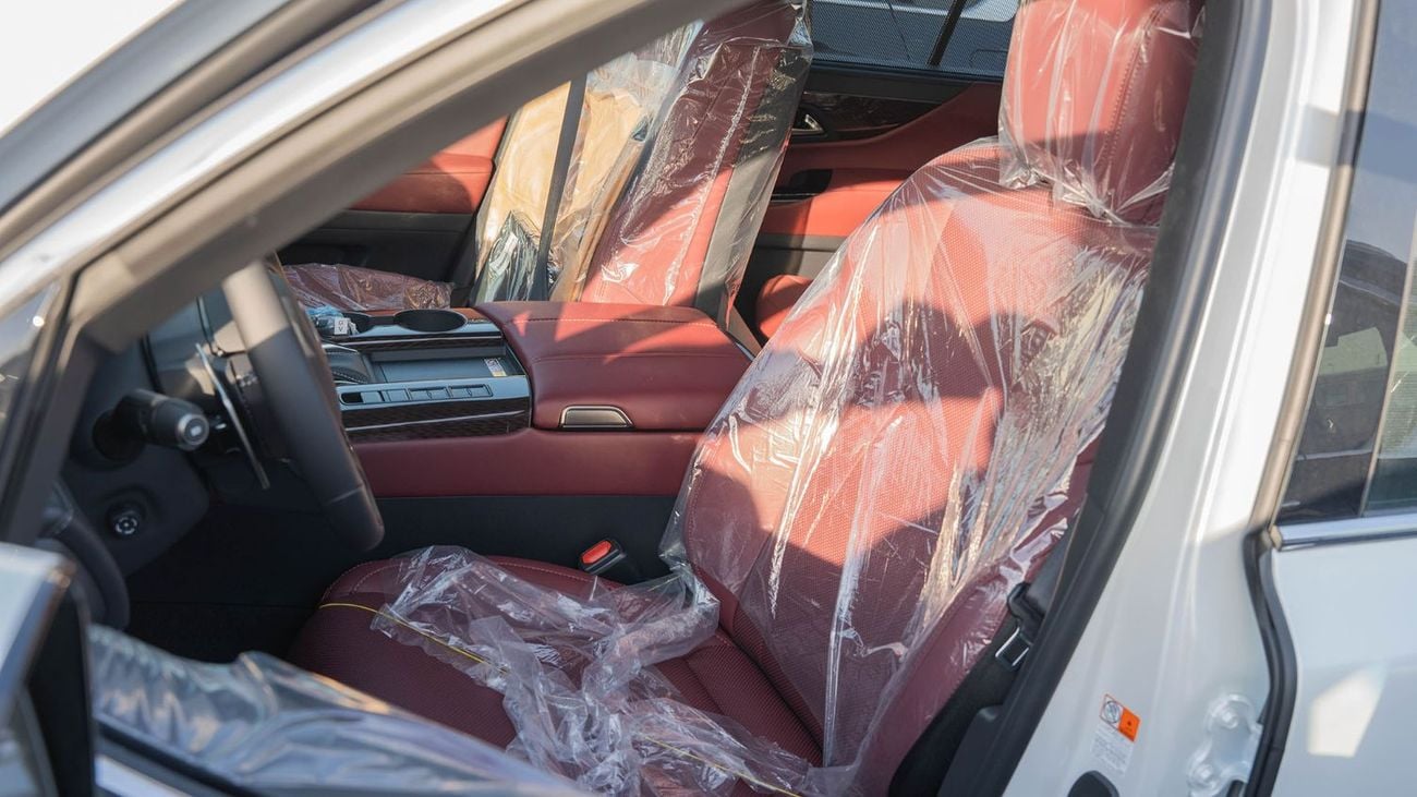 Lexus LX 600 2025 Lexus LX600 Signature 3.5L AT Petrol (White)