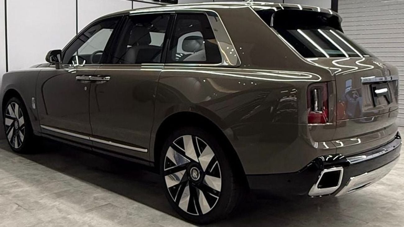 Rolls Royce Cullinan Brand New | European Specs | Special Exterior & Interior Colors
