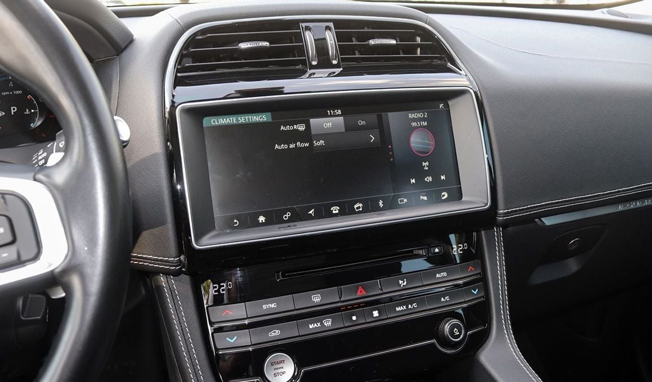 Jaguar F Pace Jaguar F-PACE R-Sport 2.0L Petrol A/T, Model 2018