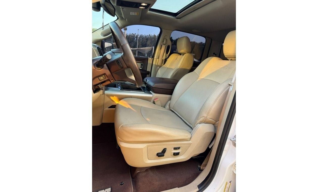 RAM 1500 Laramie Crew Cab 5.7L