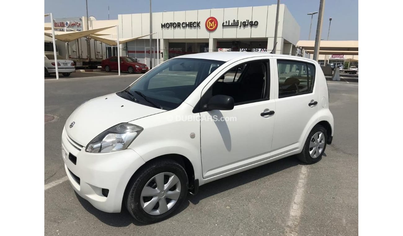 دايهاتسو سيريون Daihatsu sirion 2016 gcc very celen car