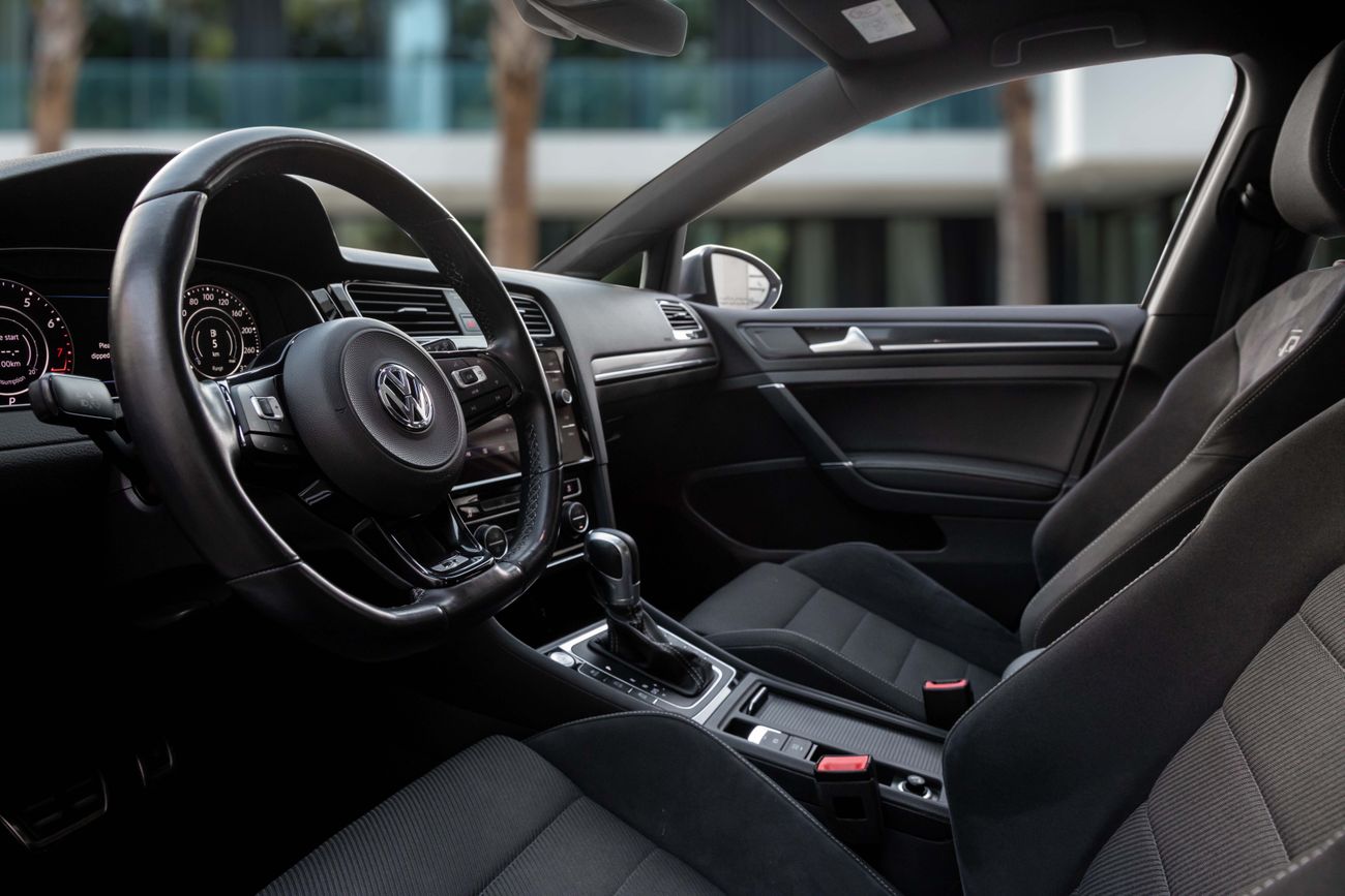 فولكس واجن جولف ار Golf R | 1,763 P.M | 0% Downpayment | Immaculate Condition!