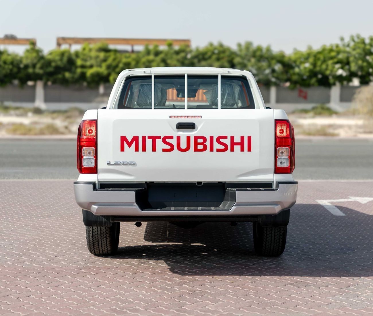 ميتسوبيشي L200 2025 Mitsubishi L200 GLS 2.4L - Manual - White Inside Black | Export Only