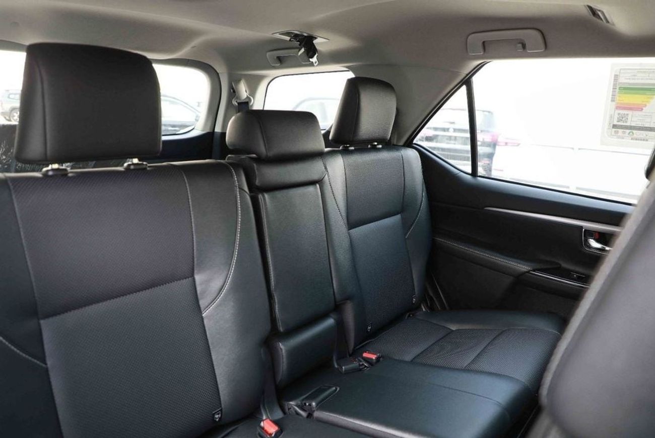 Toyota Fortuner 2024 TOYOTA FORTUNER 4.0 HI - PLATINUM WHITE PEARL inside BLACK | Export Only