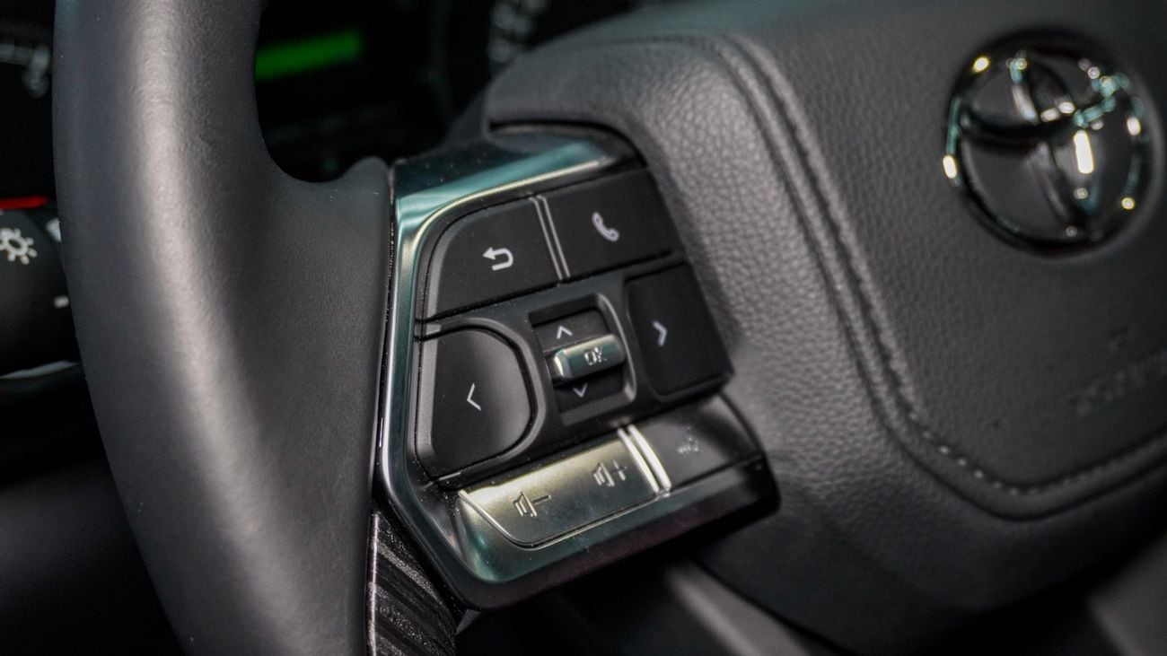 تويوتا لاند كروزر GR Sport 3.5 L V6 Twin Turbo