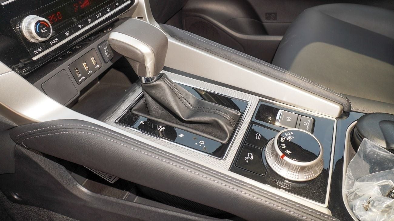 ميتسوبيشي مونتيرو سبورت Brand New Montero Sport GLS 2025 Export 3.0L 4WD Petrol A/T|Grey/Black|MONTEROSPORT-GLS-25|