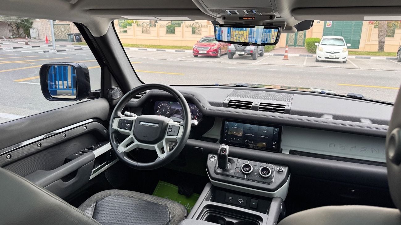 Land Rover Defender P400 110 SE 3.0L (5 Seater)