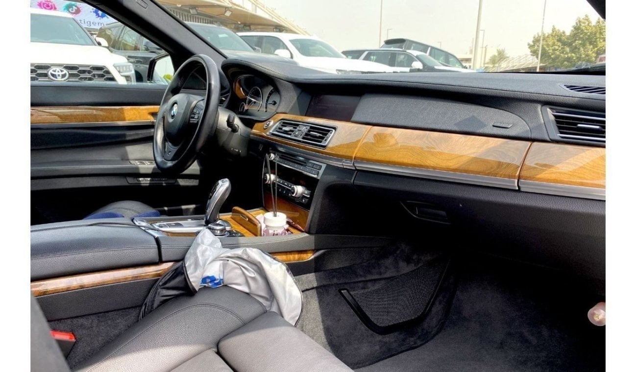 BMW 740Li Li Original M-Kit inside and outside 2010