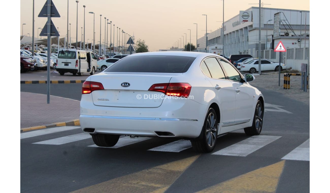 Kia Cadenza Kia Cadenza 2011 GCC in good condition without accidents, very clean from inside and outside