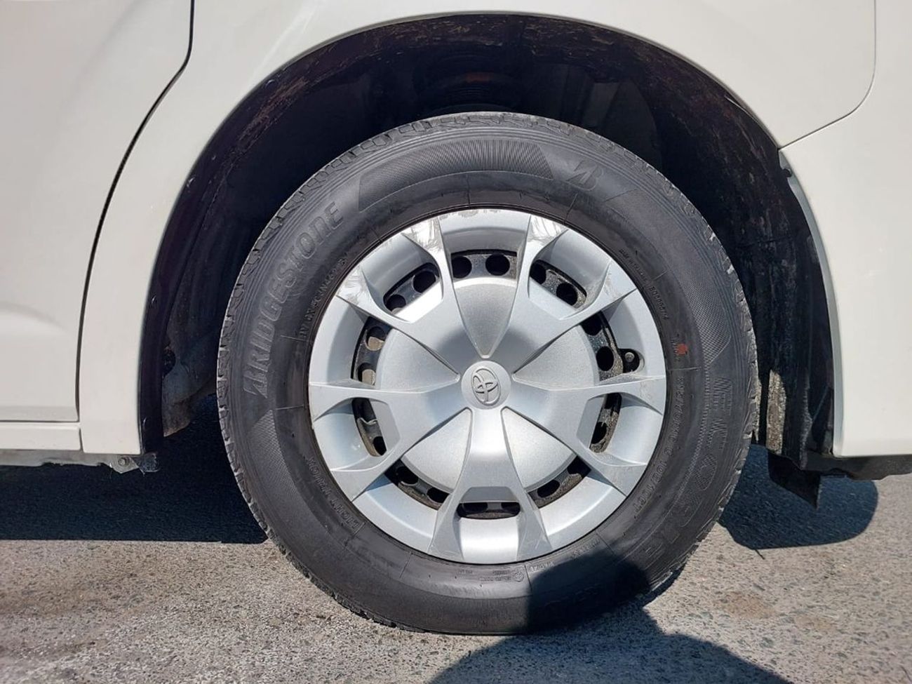 Toyota Hiace TOYOTA HIACE COMMUTER VAN RHD 2024 MODEL 2.8 L DIESEL AUTOMATIC(PM22807)