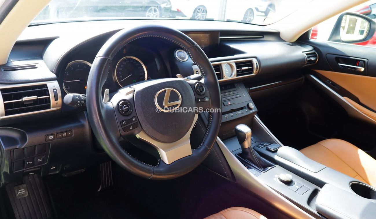 لكزس IS 200 200 T