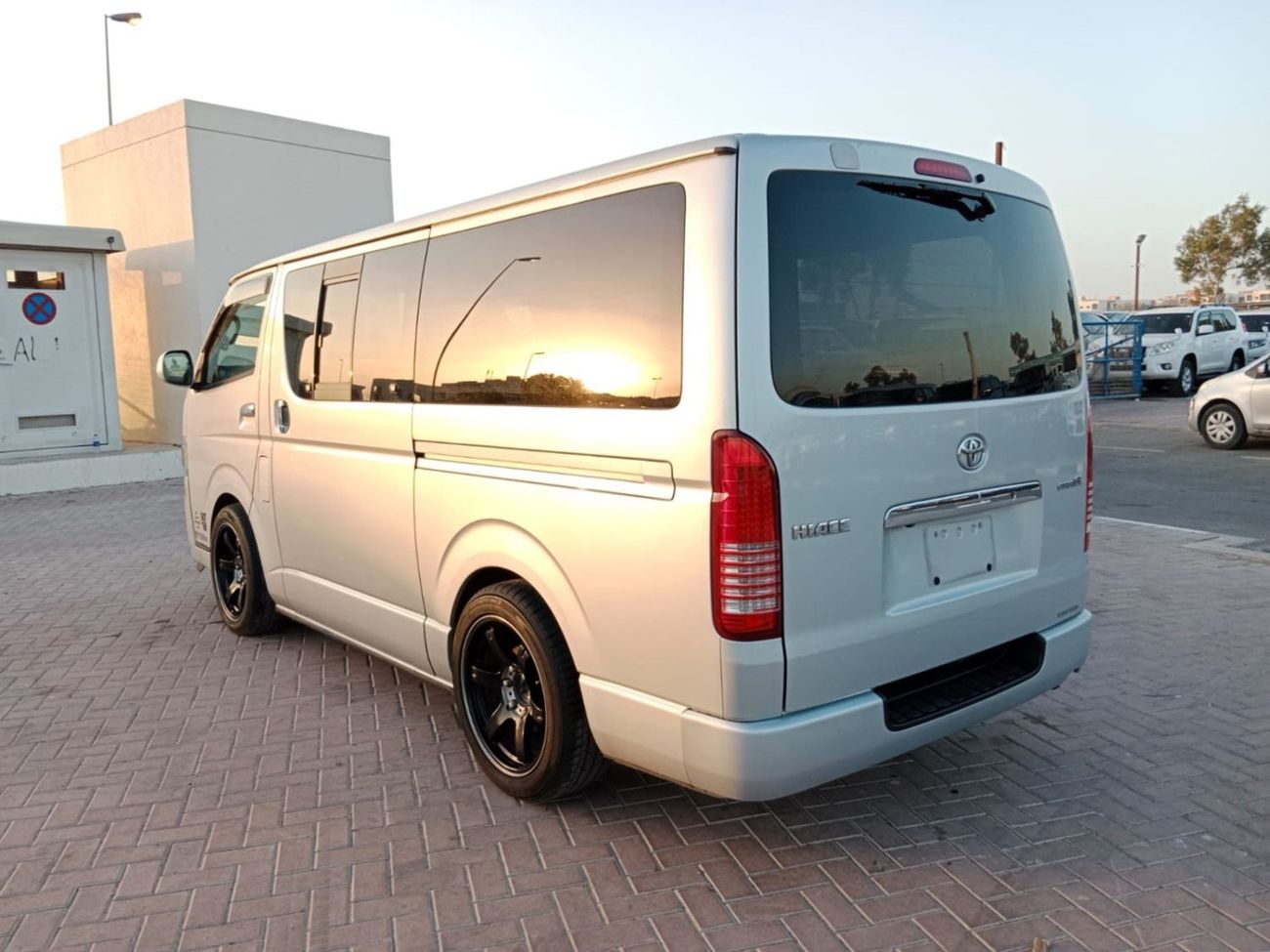 Toyota Hiace TOYOTA HIACE RIGHT HAND DRIVE(PM1182)