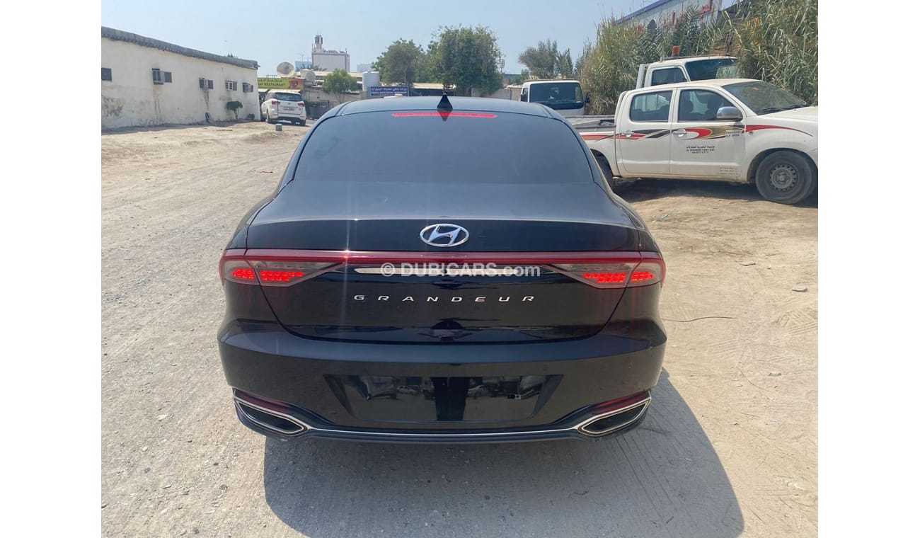 Hyundai Grandeur Hyundai grandeur ( AZERA )