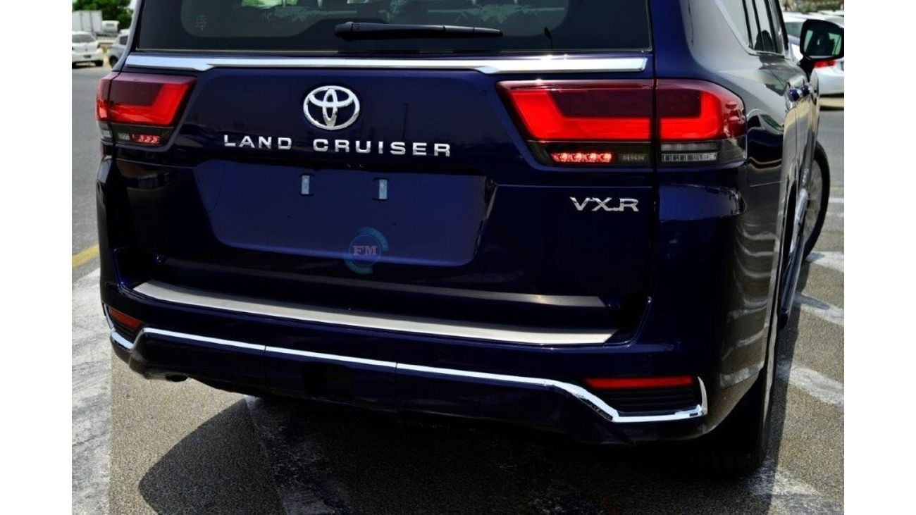 تويوتا لاند كروزر 300 VXR 4.0L Petrol